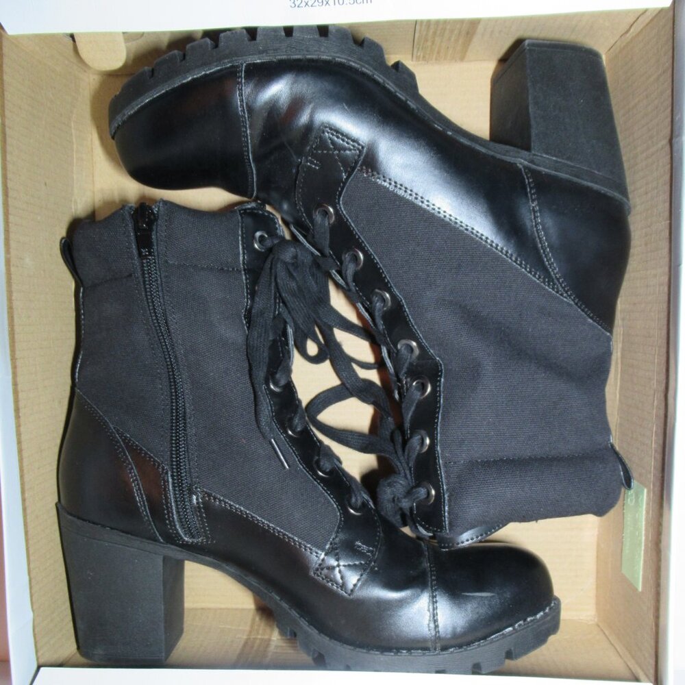 XOXO Black Lace-Up Ankle Boots Size 9 Worn Once Combat Pleather & Fabric Claudia